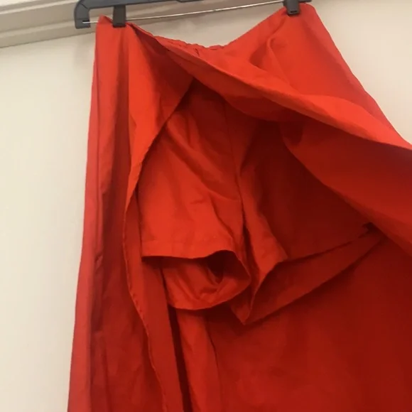 Red Statement Skirt – Elegant, Bold, Night-Out Ready - Picture 2 of 5